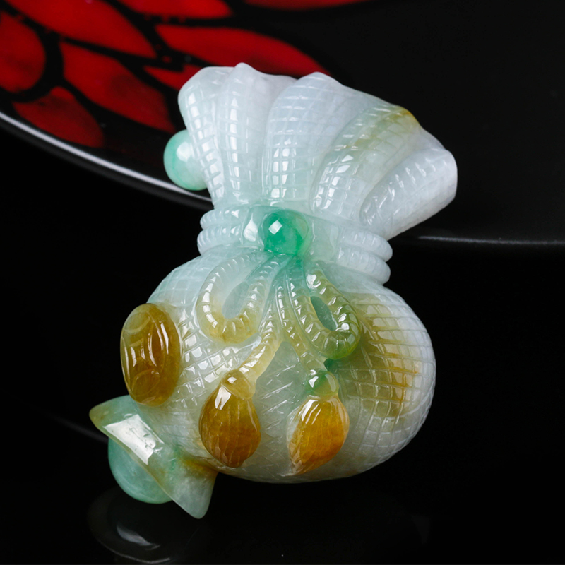 天然白玉髓錢袋福袋玉石吊墜 復(fù)古民族風(fēng)飾品價(jià)格解析